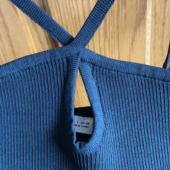 Zara Strappy Keyhole Crop Top - Picture 3 of 6
